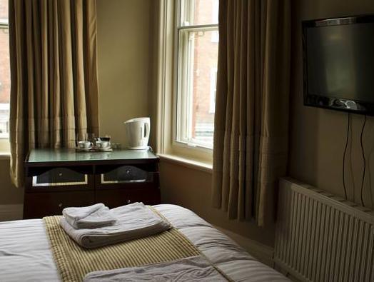 Qudos 3* Salisbury