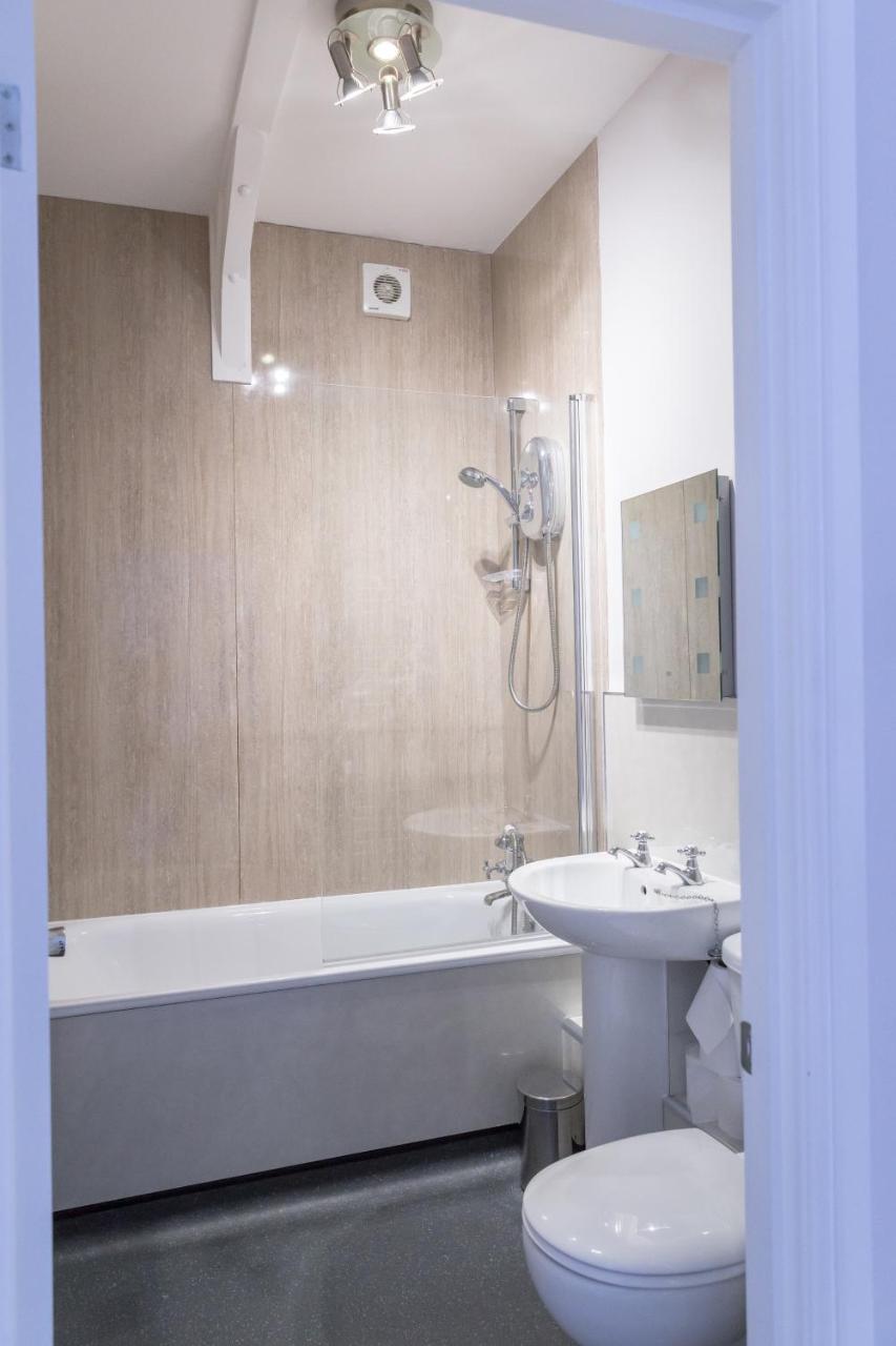 Qudos Guest house 3*